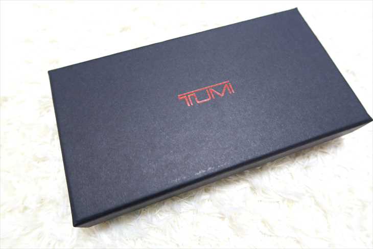TUMI 長財布の箱