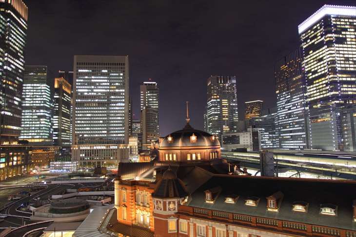 KITTEから見た東京駅 丸の内駅舎の夜景
