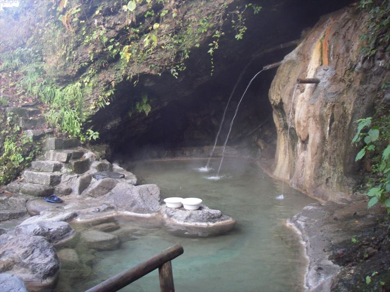 小川温泉の洞窟混浴露天風呂